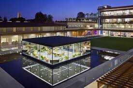The Student Lounge Reflects Beautifully In The Surrounding Moat Inside The Kravis Center At Claremont Mcke Architecture Photography Architecture Student Lounge