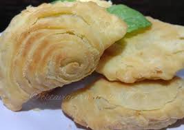 Karipap pusing yang sangat glamer pada setiap kali tibanya ramadan. Resep Lezat Karipap Pusing Cara Bunda Krisdayanti
