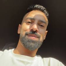 مطلوب السلام عليكم إذا ممكن تنشر عالصفحة بدنا حدا يطلع عالمطار يوم ١٠/٤  يجيب صبية يوصلها على الجبيهة البنت بتوصل الساعة ٤ بس بدها ساعة تقريبا لتخلص  أمورها بالمطار إن شاء الله