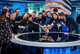 Its main competitor is het journaal, the news program of vrt, the flemish public broadcaster. Eerste Uitzending Vtm Nieuws Vanuit Antwerpen Belg Be