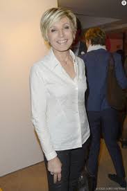 Her father was a commercial director and her mother a perfume store owner. Evelyne Dheliat Son Secret Pour Garder La Ligne Terrafemina
