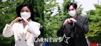김영대(주석훈)는 김현수(배로나)가 준 선물을 고마워하며 좋아한다. ê¹€í˜„ìˆ˜ ê¹€ì˜ëŒ€ ëˆˆë¶€ì‹  ì¶œê·¼ê¸¸ ì˜ìƒ ìŠ¤íƒ€ë‰´ìŠ¤