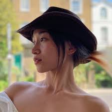 Hello! I'm looking for 1-bedroom apartments (not a studio) in Dalat for 1  month We are 2 people, no pets, we would like to rent fully equipped  apartments with a kitchen and