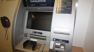Hier finden sie eine liste von deutsche bank geldautomaten in der nähe landkreis diepholz, deutschland. Arm Dran Malchiner Geldautomat Ruckt Seine Scheine Nicht Heraus Nordkurier De