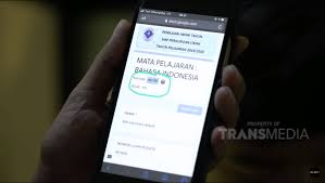 Nomor telepon betrand peto putra onsu 2021. Selesai Ulangan Ruben Onsu Heran Nilai Bahasa Indonesia Betrand Peto Jeblok Kapanlagi Com