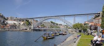 Vila nova de gaia is een kustplaats en gemeente in het portugese district porto.de gemeente heeft een totale oppervlakte van 169 km 2 en telde 312.742 inwoners in 2006. E O Porto Muito Mais Barato Conheca Gaia E Seu Custo De Vida Guia Completo Morar Em Portugal