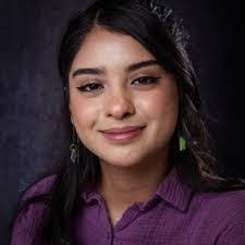 Erendida Navarro's Instagram, Twitter & Facebook