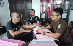Diduga ajakan ini berawal dari pengajian yang digelar jne dengan mengundang pendakwah, haikal hassan. Petugas Jne Ancam Bacok Pelanggan Saat Ambil Paket