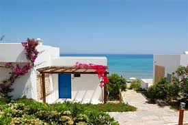 Solo separati dal nostro giardino, che sono direttamente sulla spiaggia. Grecia Corsa Al Mattone Lettera43