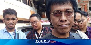 Salah satunya mengenai pencopotan beberapa direksi pt garuda indonesia yang heboh. 6 Attack Adian Napitupulu To Erick Thohir Page All World Today News