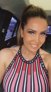 Cuando no envidias, no te metes en la vida de nadie, cuando sos agradecido  … sonreís con el alma, eso alegra el corazón ❤️