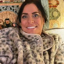 Visiting from out of town, where are some places to get drinks/ go out for  the night(clubs,bar,etc.) ?TIA