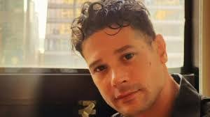 Carlos Buelvas's Instagram, Twitter & Facebook