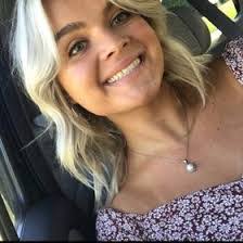 Tara Truitt's Instagram, Twitter & Facebook