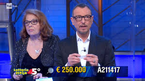 Rispetto allo scorso anno, il montepremi totale è sceso di quasi 4 milioni: Vvcy2nnuhmnbqm
