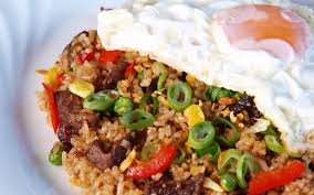 Siapkan piring taruh buncis dahulu lalu taruh daging cincang di atas buncis, lalu tambahkan bawang bombai goreng. Makan Siang Spesial Dengan Nasi Goreng Daging Cincang Okezone Lifestyle