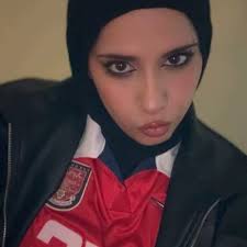 𓅾 Wolfgang 🚦🏜️📼 (@sleepykitsune__)