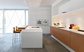 La cocina acabada, con muebles de calidad normal se presupuesta a partir de los 10.800 euros entre una y una semana y media para el baño. Precios De Cocinas Reforma Muebles Electrodomesticos Mejores Precios