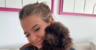 Laura Escanes se siente madre otra vez con el nuevo miembro de su familia