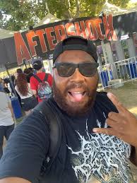 How lucky are we to live in the same timeline with Noah Sebastian? 😱😱😱😱 