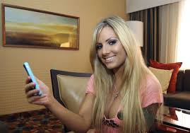 Companies make use of iPhone 4 for eye porn | The Blade