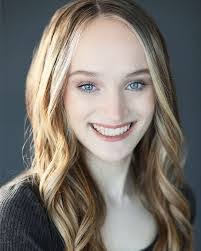 Amanda Neeley's Instagram, Twitter & Facebook