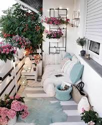 Ecco alcune idee su come arredare senza spendere troppo con la linea ikea questa serie äpplarö include i mobii di legno massiccio di acacia e legno di eucalipto perfetti per un grande terrazzo. Come Arredare Un Terrazzo Con Alcuni Piccoli Accorgimenti Archzine It