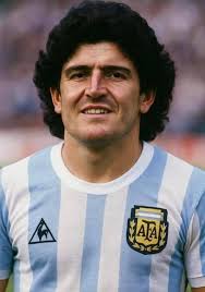 Only true football fans will be able to name the young baller with Harry  Redknapp.