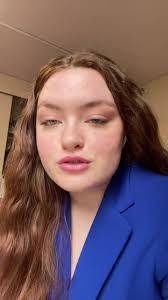 Leah Robison's Instagram, Twitter & Facebook