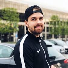 Han är jättefavorit till guldet med ett årsbästa som är nästan två decimeter. Axel Holmstrom Axelholma Twitter