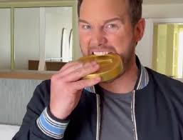 NO CHRISS DONT EAT THAT”- Chris Pratt's Unboxing of a Special Super Mario  Bros. Gift Sends Fans Into Worry, Then Laughter