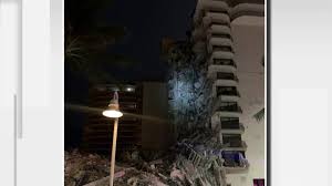 Building collapsed in surfside florida near miami beach. Y809qp Qox6bom