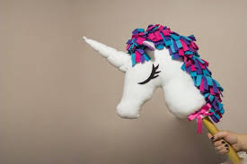 Steckenpferd Basteln Fur Spannende Kinderspiele 4 Anleitungen Steckenpferd Basteln Steckenpferd Einhorn Basteln