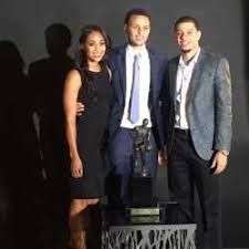 Golden state warriors nba star steph curry and his wife ayesha have gifted his younger sister, sydel curry, with the most epic wedding gift! Steph And Seth Curry Shock Sister With Epic Wedding Present