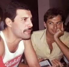 Look at me! You would think I'd had a good day🤣🙈 With the legend, Biff  Harris For a bit of fun, Caption this!