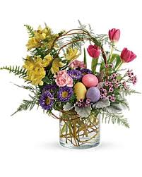 Pleasant valley flower shop 1301 s gilbert st, iowa city, ia 52240, usa. Pop Of Springtime Bouquet In Iowa Falls Ia Hy Vee Floral Shop
