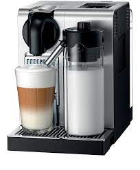 Each parameter has been calculated with great precision to ensure that all the aromas from each capsule can be extracted, to give the co˜ee body and create an exceptionally thick and smooth crema. Lattissima Pro De Longhi Coffee Machines Nespresso Ie