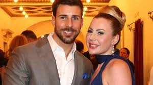 Täglich bestens informiert aus erster hand! Ex Bachelor Leonard Freier So Kam Es Zum Liebes Comeback Mit Seiner Ex