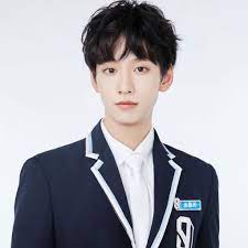 《#青春有你3》youth with you 3 現正熱播《青春有你3》模式全新升級，青春製作人代表和導師團將帶領百餘少年用自己的路子，跟世界過招，開啟全新拼搏之旅。每週四、六晚上八點全網首播! é'æ˜¥æœ‰ä½ 3 ä½™æ™¯å¤©çš„å¾®åš å¾®åš