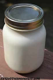 Homemade French Vanilla Coffee Creamer Yes Healthier Sans All The Chemicals In Most Of The St Vanilla Coffee Creamer French Vanilla Coffee Coffee Creamer