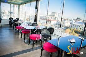 Este una dintre cele mai frumoase si mai chic terase din bucuresti, cu o priveliste incantatoare. Cina Romantica Silk Panoramic Restaurant Pentru 2 Persoane Cu 99 Lei In Loc De 226 Creatoriideoferte