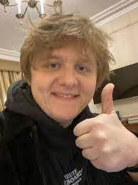 Media Tweets By Lewis Capaldi Lewiscapaldi Twitter Lewis Singer Hey Handsome