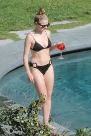 Joey King models a skimpy bikini as she continues to enjoy her Italian  honeymoon with Steven Piet as they enjoy cocktails by the pool | Daily Mail  Online