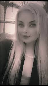 Michelle Salsberry's Instagram, Twitter & Facebook