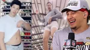 Jackson mahomes, patrick mahomes brother is a famous tiktok and insta star. Patrick Mahomes Brother Jackson Gets Roasted For His Cringey Tik Toks Youtube