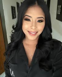 Antonia Lee's Instagram, Twitter & Facebook