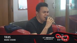 Hingga kini lagu ini telah diputar. Streaming Tulus Ruang Sendiri Vidio