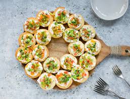 Best heavy appetizers for christmas party from best 25 heavy appetizers ideas on pinterest.source image: Christmas Wreath Appetizers Soupaddict
