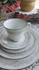 Noritake Donegal 6 Piece Place Setting China Set With White Etsy In 2020 China Sets Fine China Dinnerware Noritake