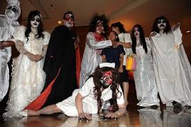 Hantu juga selfie sutradara : 5 Halloween Costume Ideas Inspired By Indonesian Horror Movies For Women Coconuts Jakarta